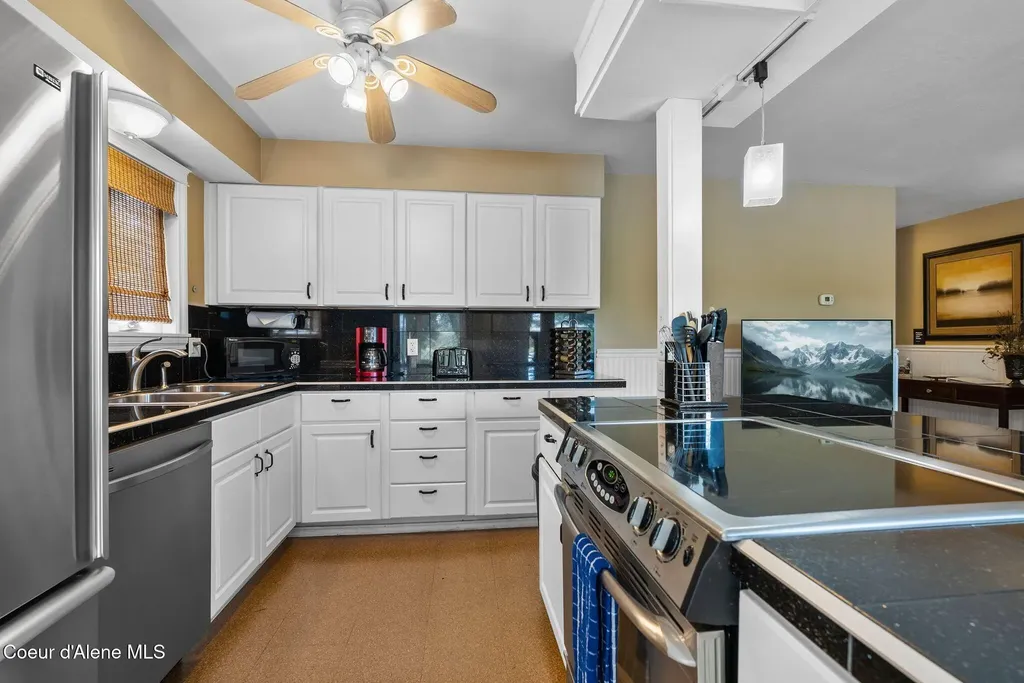 720 N 3rd Avenue Sandpoint ID 83864