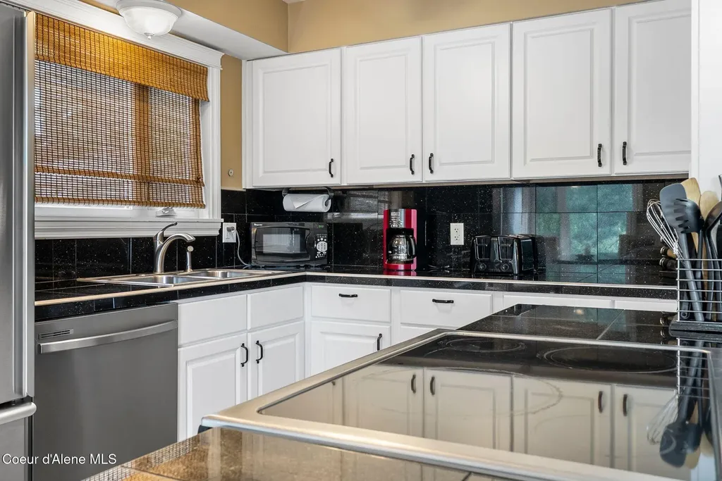 720 N 3rd Avenue Sandpoint ID 83864