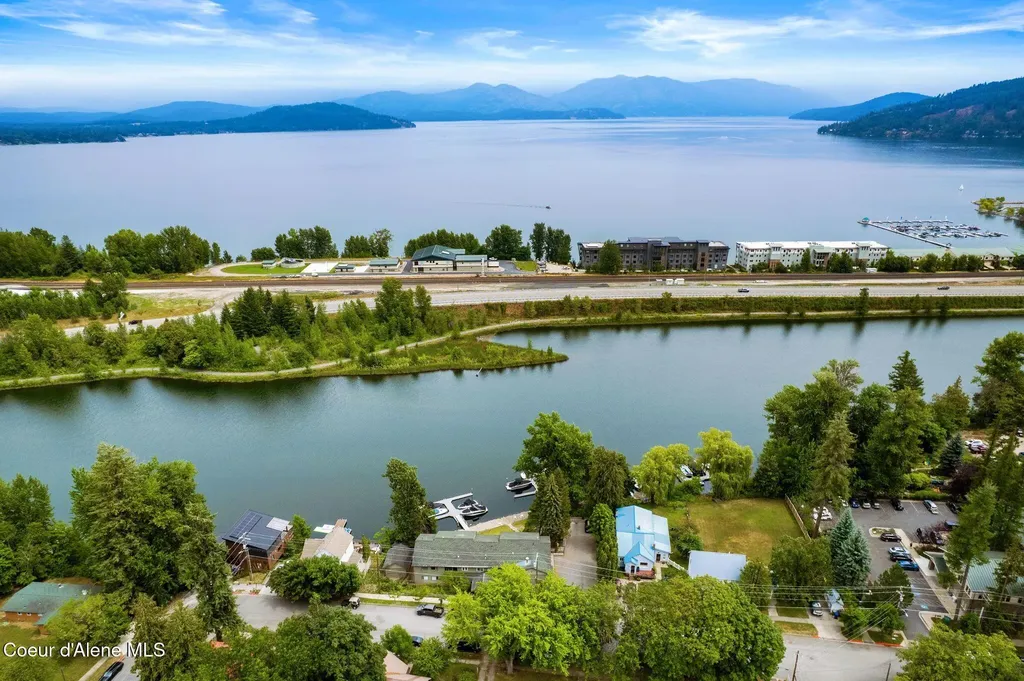 720 N 3rd Avenue Sandpoint ID 83864