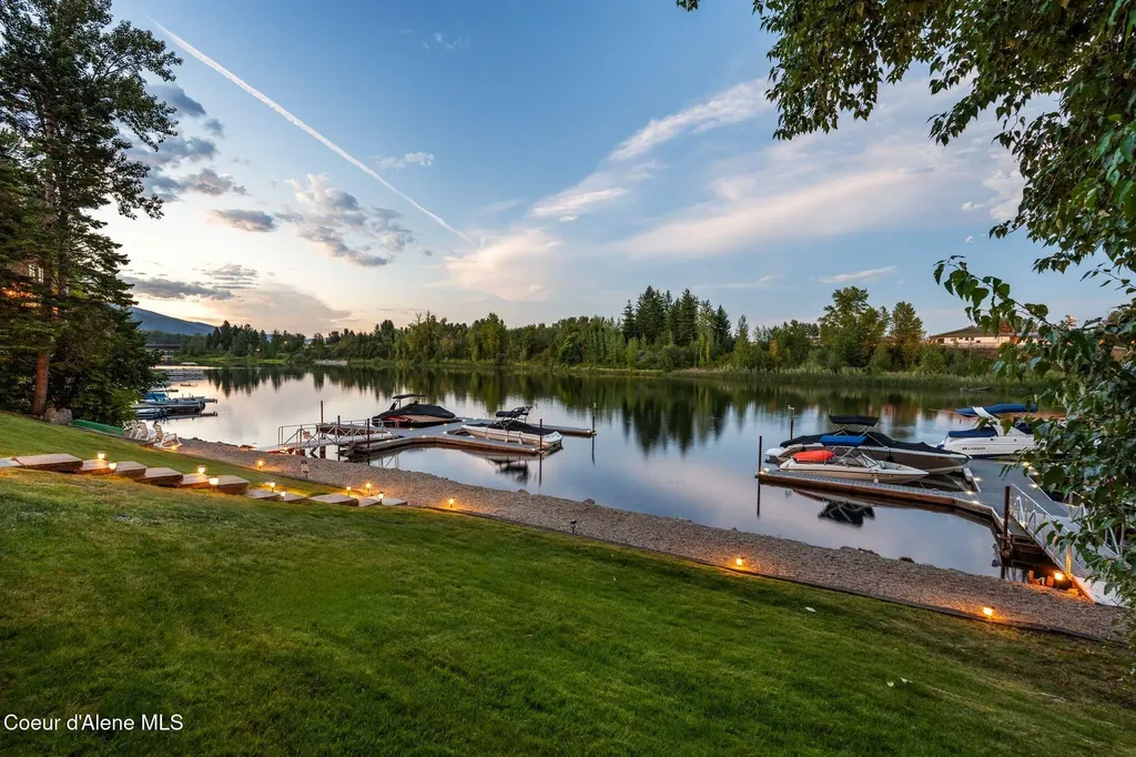 720 N 3rd Avenue Sandpoint ID 83864