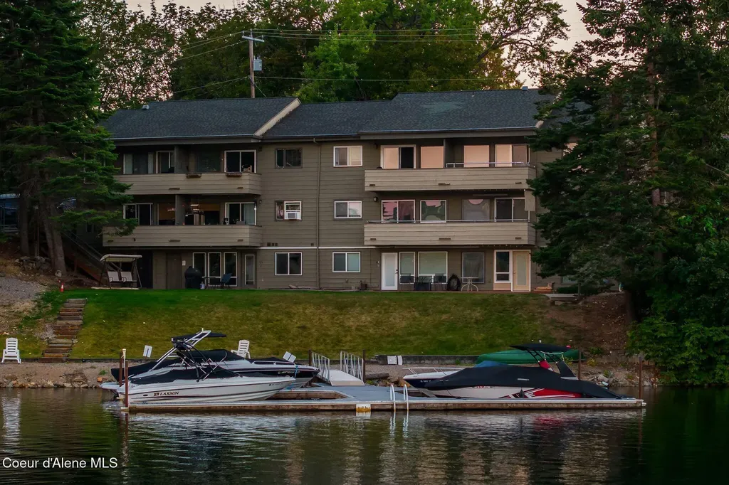 720 N 3rd Avenue Sandpoint ID 83864