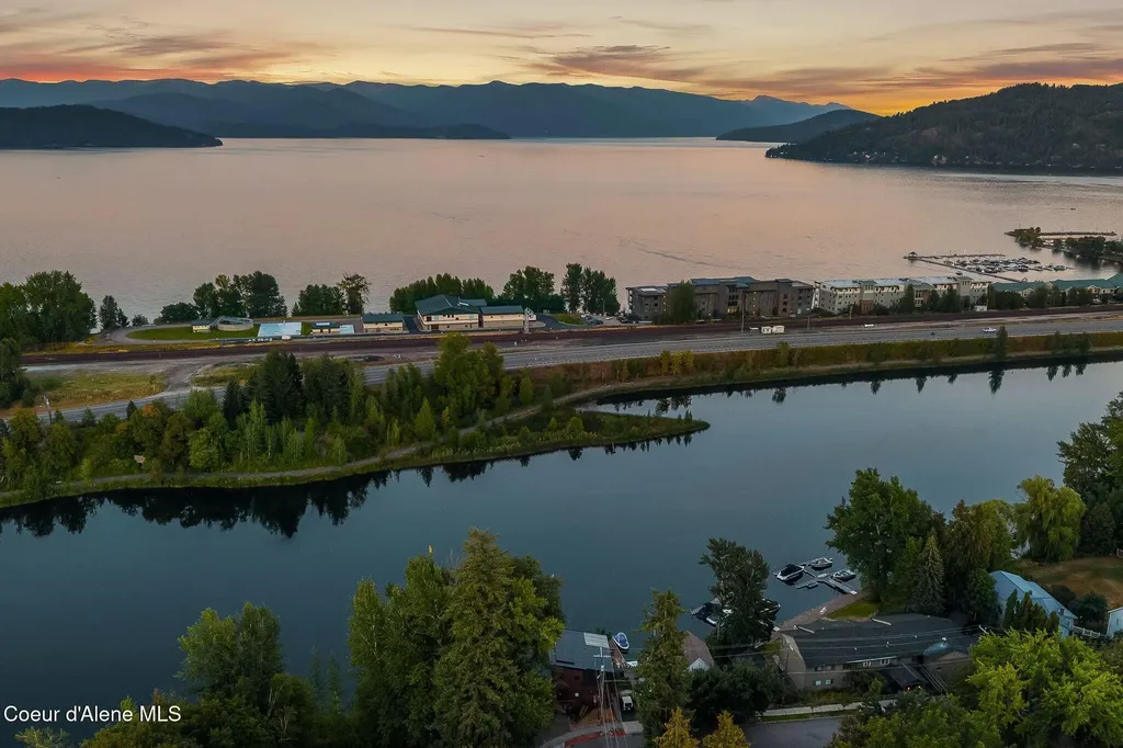 720 N 3rd Avenue Sandpoint ID 83864
