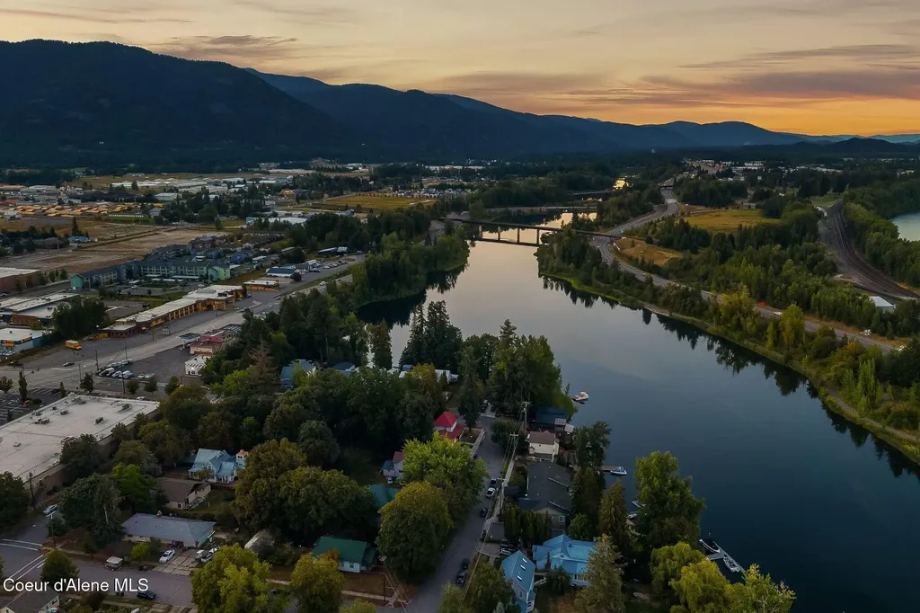 720 N 3rd Avenue Sandpoint ID 83864