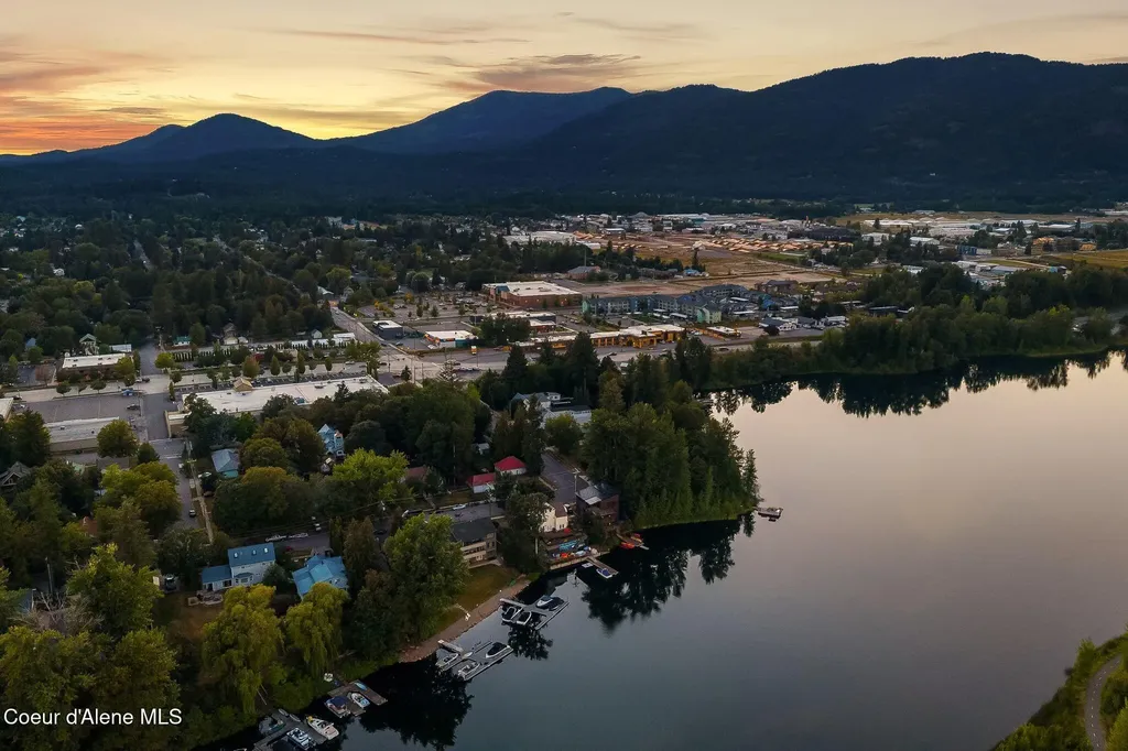 720 N 3rd Avenue Sandpoint ID 83864