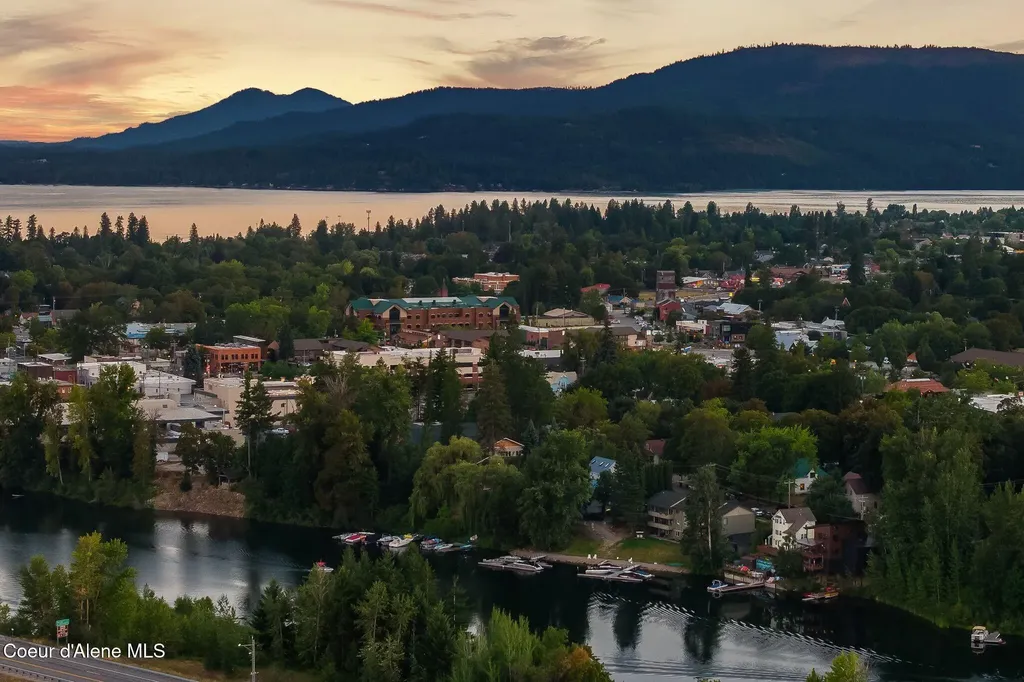 720 N 3rd Avenue Sandpoint ID 83864