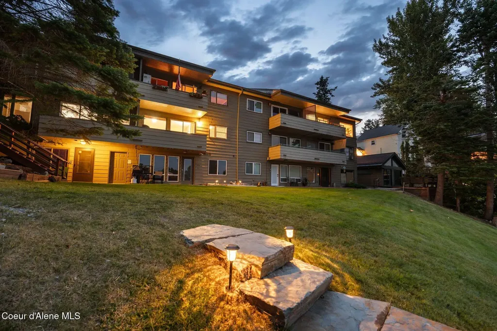 720 N 3rd Avenue Sandpoint ID 83864