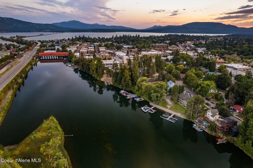 720 N 3rd Avenue Sandpoint ID 83864