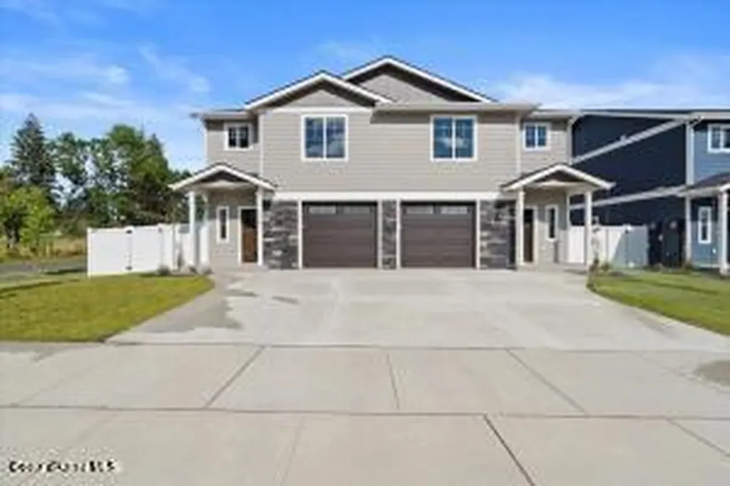 148 E Lobo Loop Hayden ID 83835
