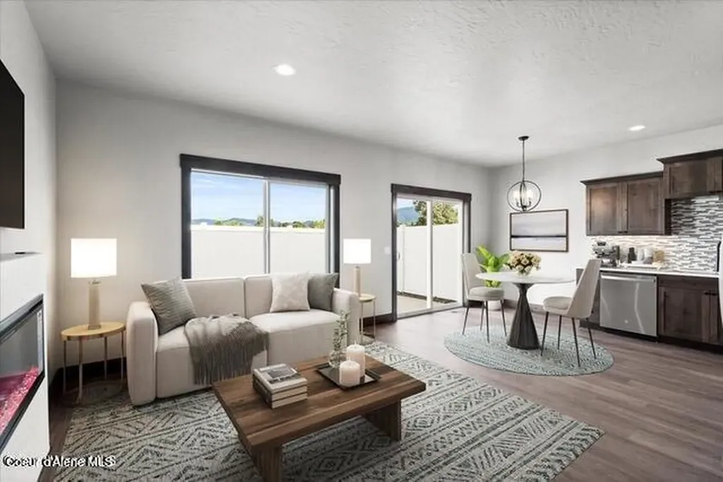 148 E Lobo Loop Hayden ID 83835