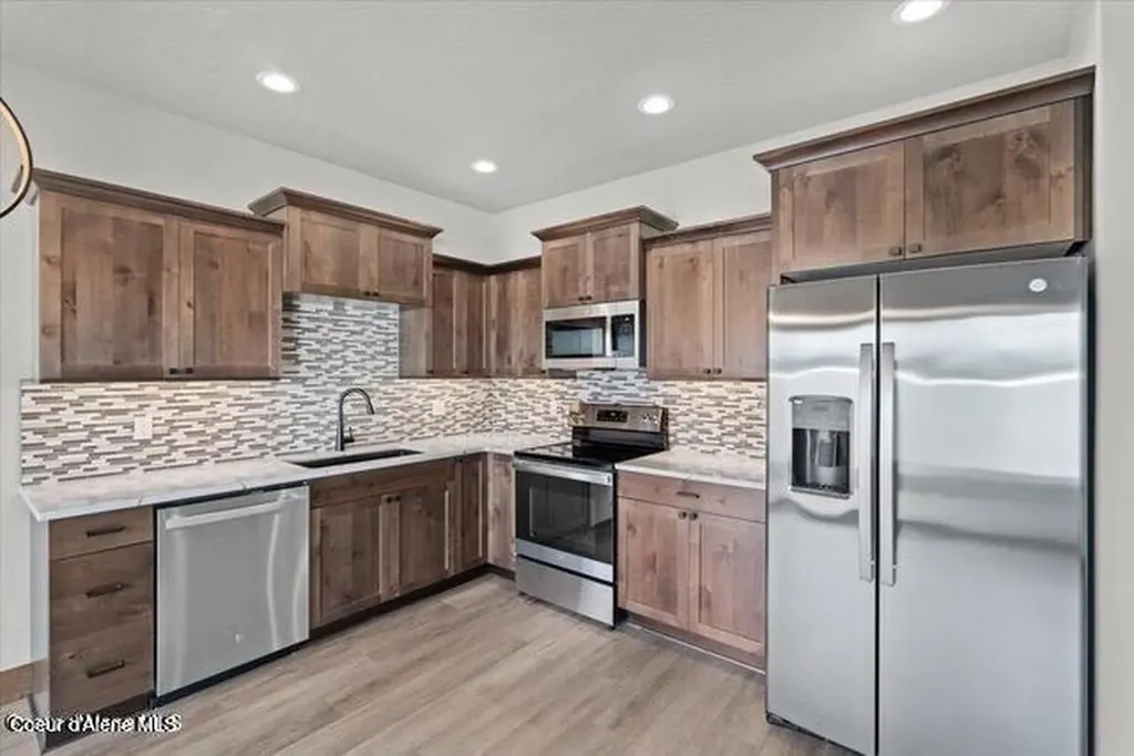 148 E Lobo Loop Hayden ID 83835