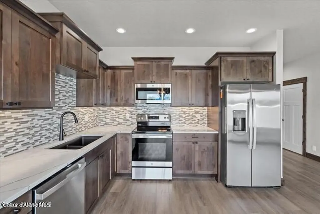 148 E Lobo Loop Hayden ID 83835