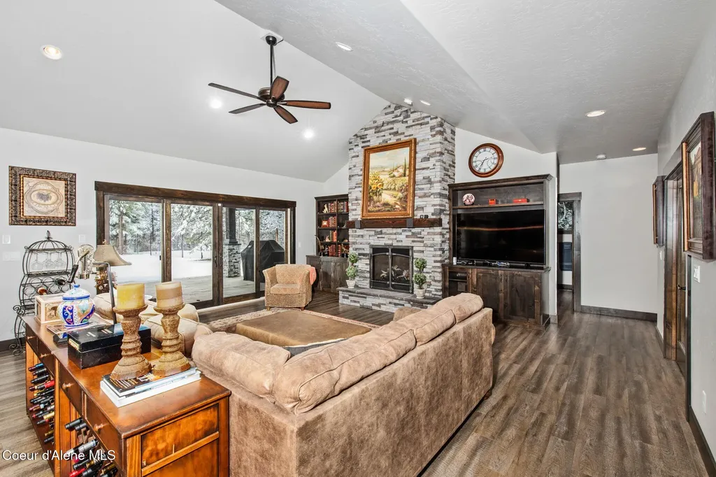 11352 N Enchantment Lane Hayden ID 83835