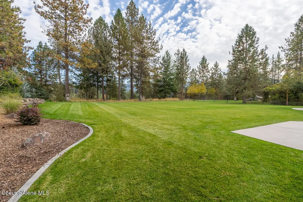 11352 N Enchantment Lane Hayden ID 83835
