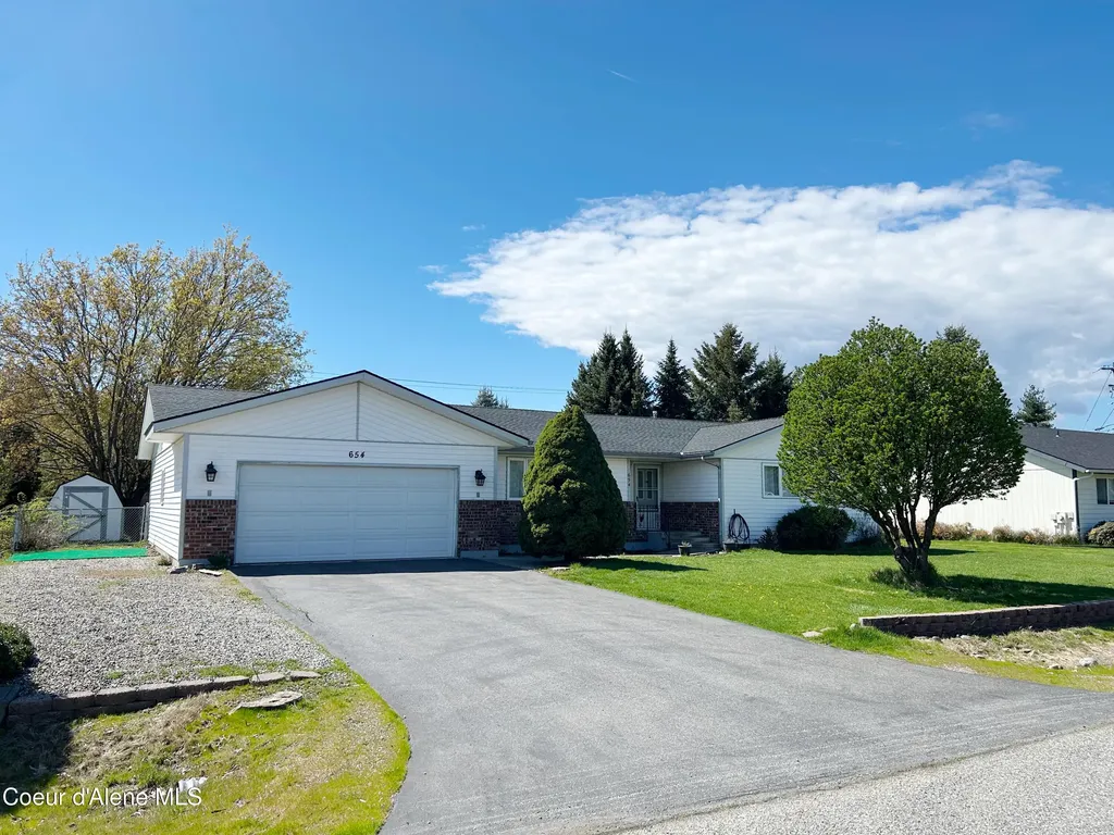 654 E Maple Place Hayden ID 83835