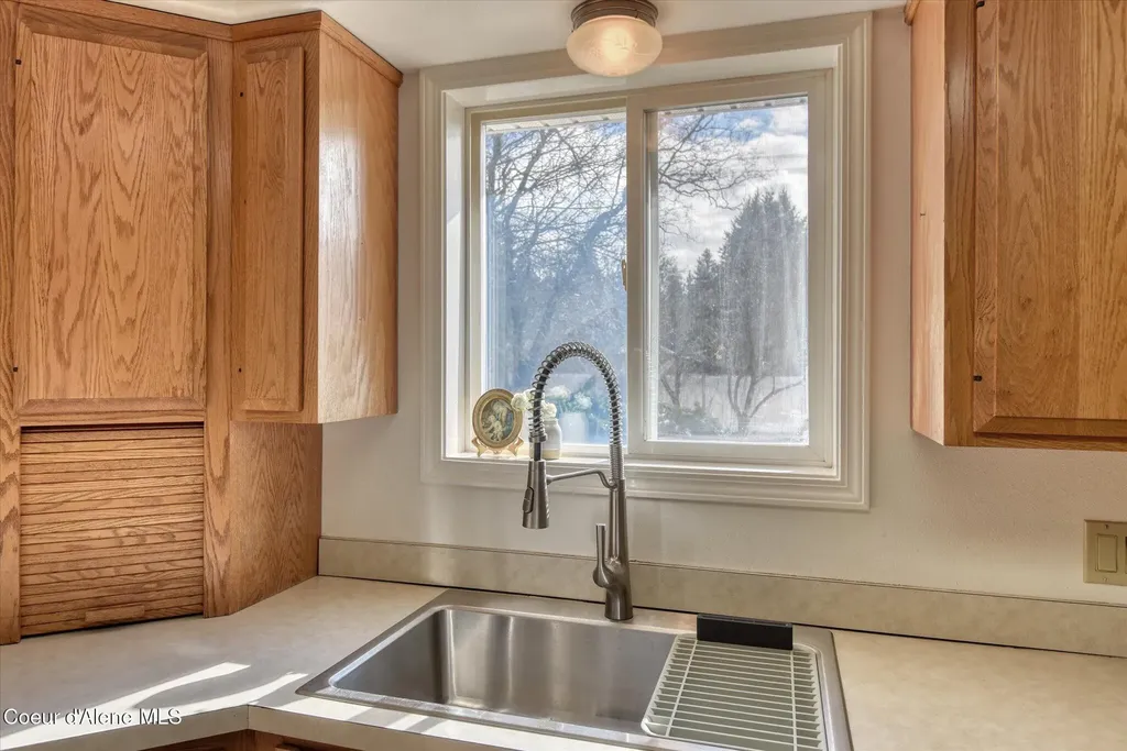 654 E Maple Place Hayden ID 83835