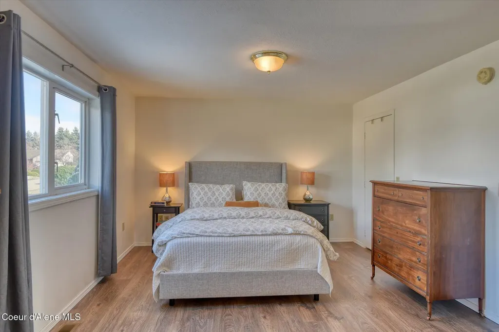654 E Maple Place Hayden ID 83835