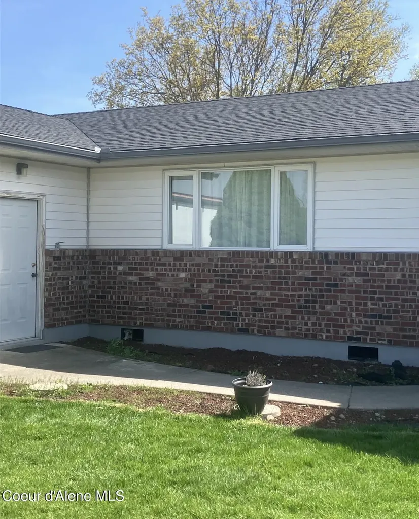 654 E Maple Place Hayden ID 83835