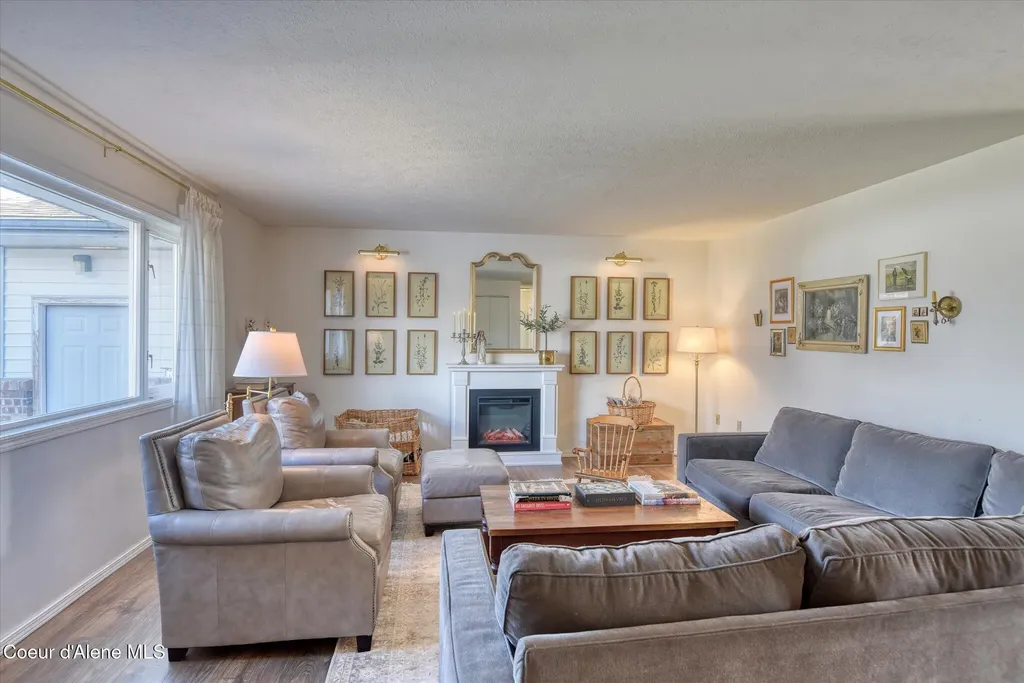 654 E Maple Place Hayden ID 83835