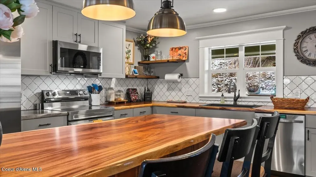 300 S Prospect Avenue Harrison ID 83833