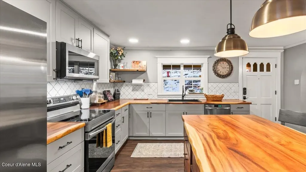 300 S Prospect Avenue Harrison ID 83833