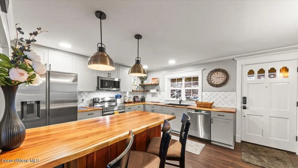300 S Prospect Avenue Harrison ID 83833