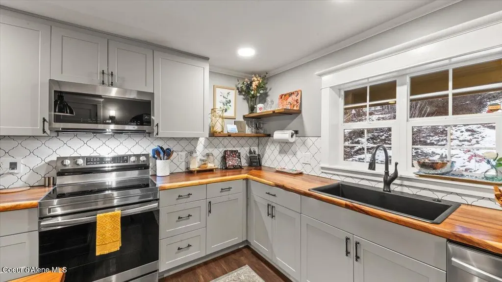 300 S Prospect Avenue Harrison ID 83833