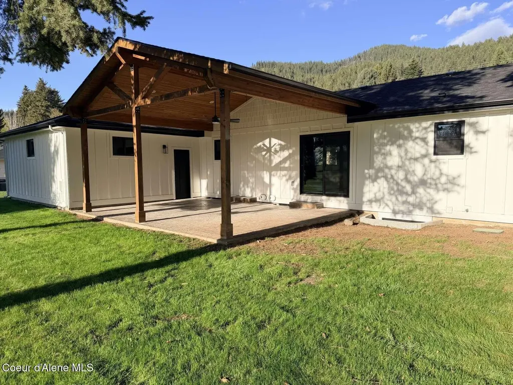 5815 N 17th Street Dalton Gardens ID 83815