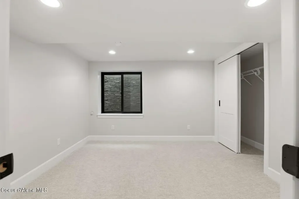 5815 N 17th Street Dalton Gardens ID 83815