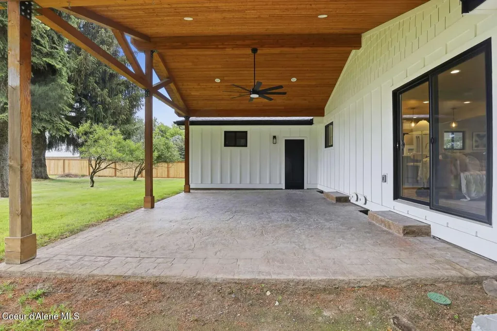 5815 N 17th Street Dalton Gardens ID 83815