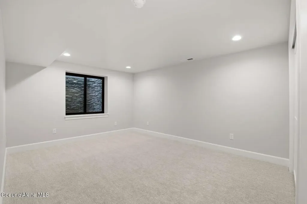 5815 N 17th Street Dalton Gardens ID 83815