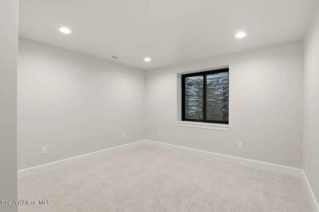 5815 N 17th Street Dalton Gardens ID 83815