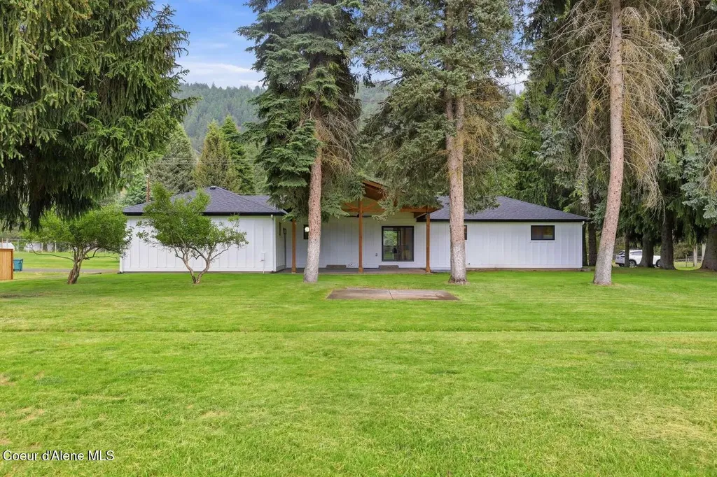 5815 N 17th Street Dalton Gardens ID 83815
