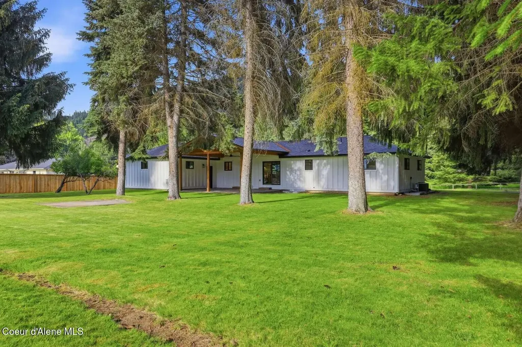 5815 N 17th Street Dalton Gardens ID 83815
