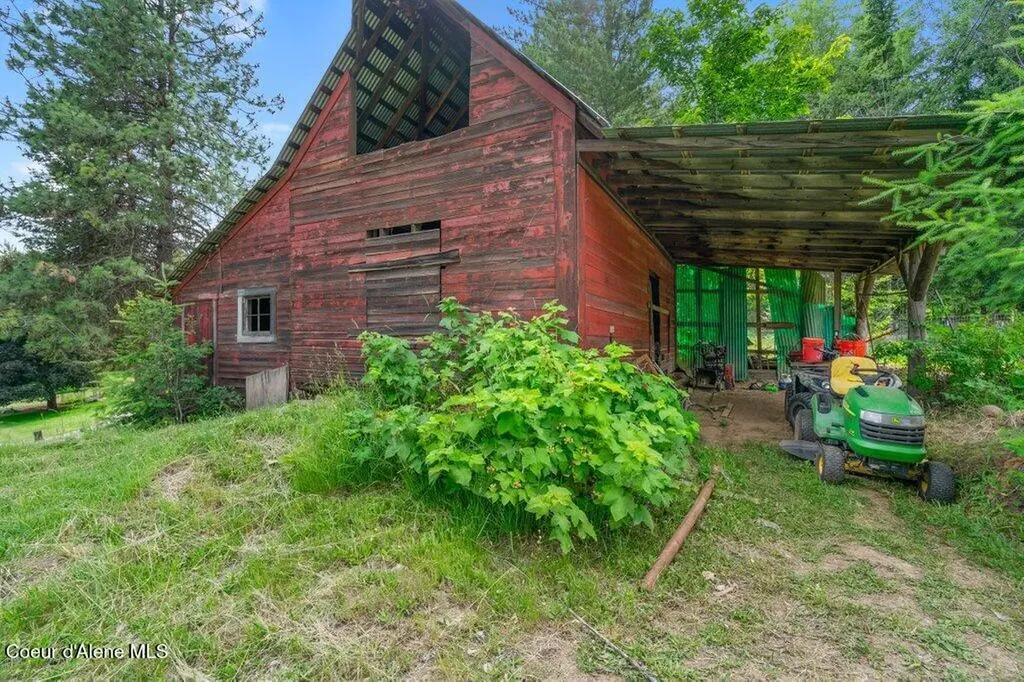 140 Wright Road Kingston ID 83839