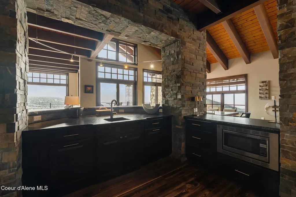 91 Village Lane Sandpoint ID 83864