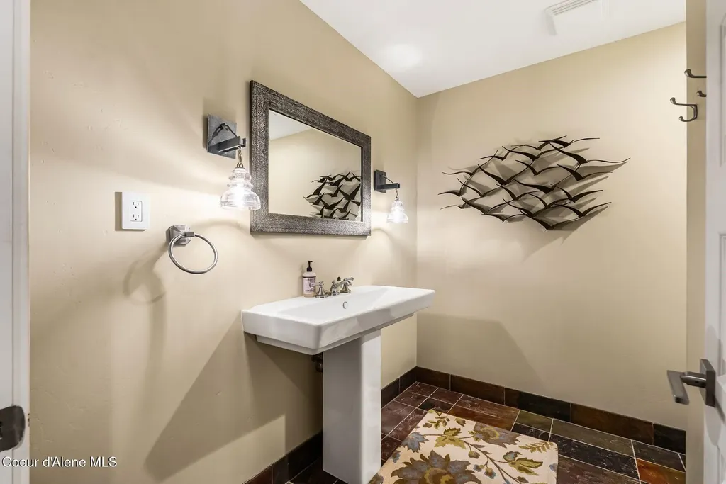 91 Village Lane Sandpoint ID 83864