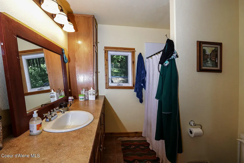 812 Pine Cove Road Bayview ID 83803