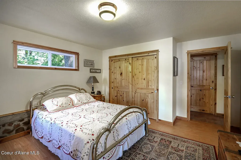 812 Pine Cove Road Bayview ID 83803