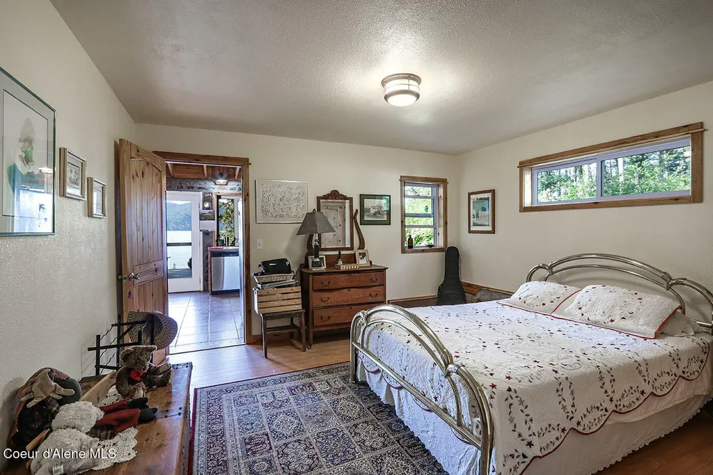 812 Pine Cove Road Bayview ID 83803