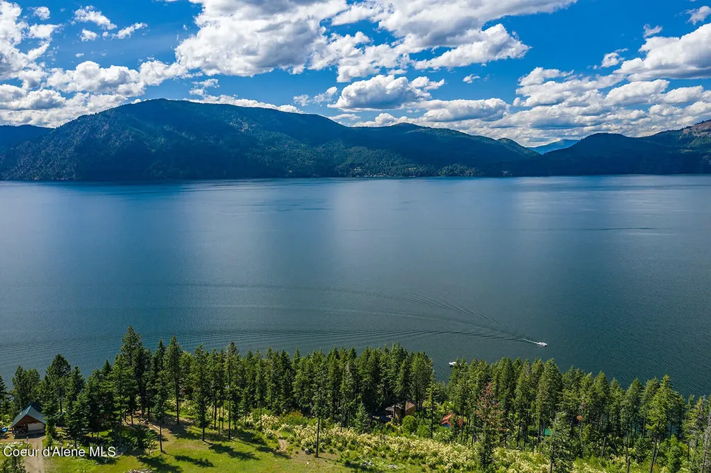 812 Pine Cove Road Bayview ID 83803