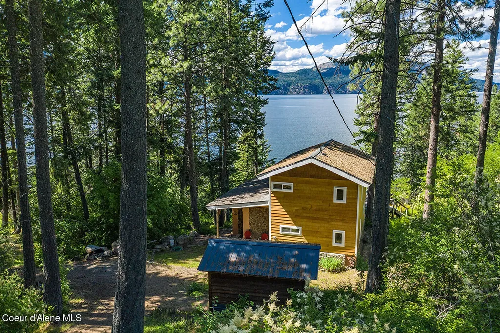 812 Pine Cove Road Bayview ID 83803
