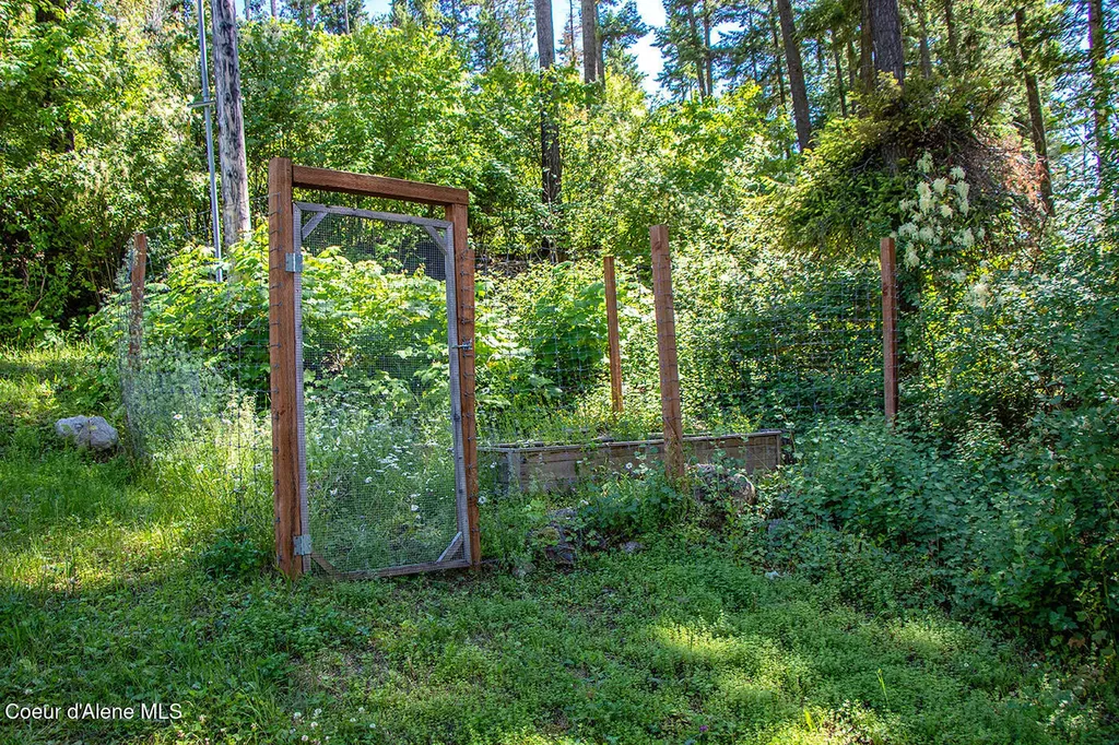 812 Pine Cove Road Bayview ID 83803