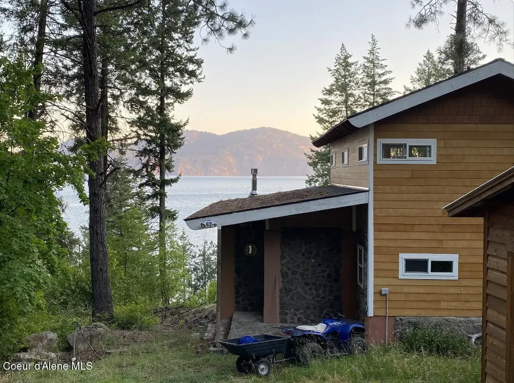 812 Pine Cove Road Bayview ID 83803