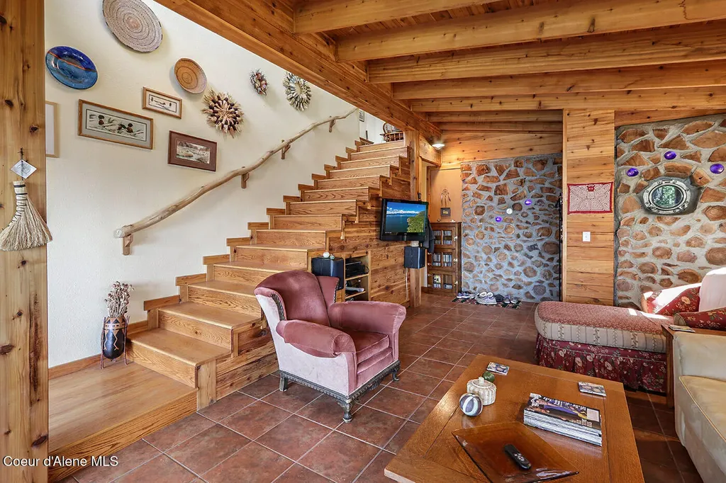 812 Pine Cove Road Bayview ID 83803