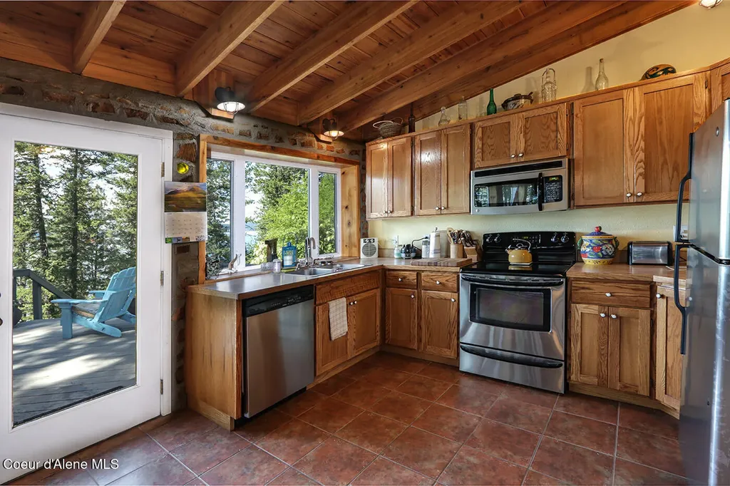 812 Pine Cove Road Bayview ID 83803