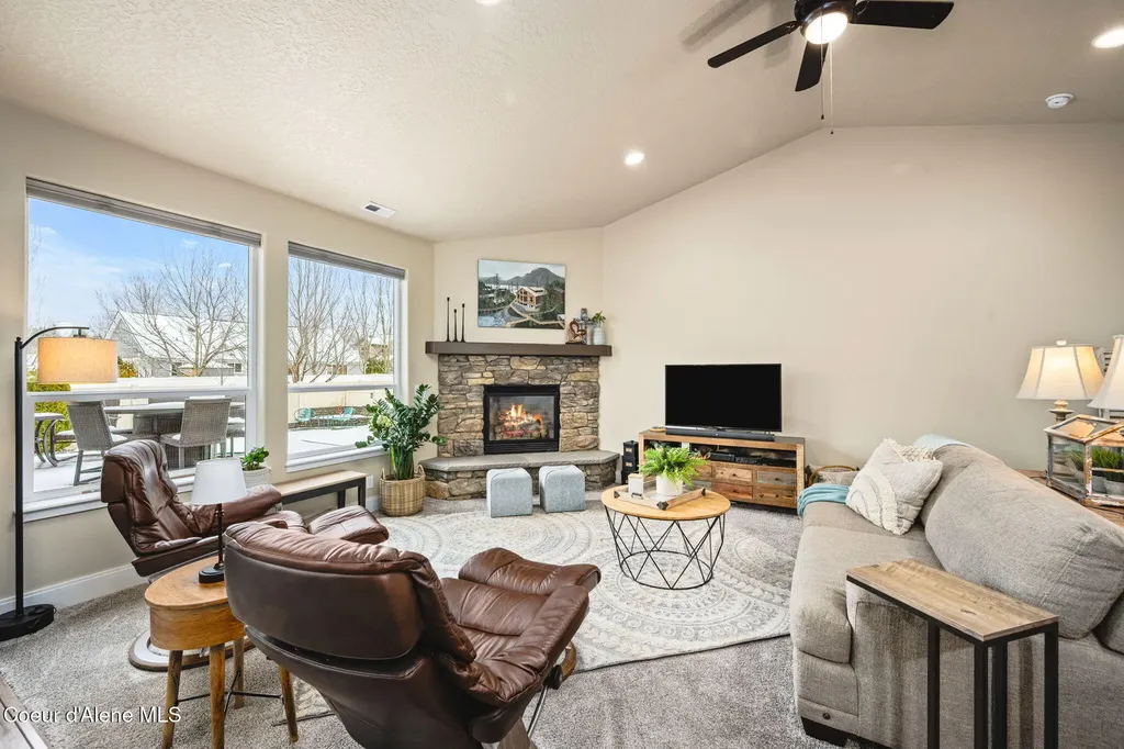 11418 N Emerald Drive Hayden ID 83835