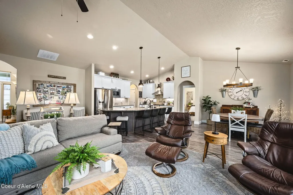 11418 N Emerald Drive Hayden ID 83835