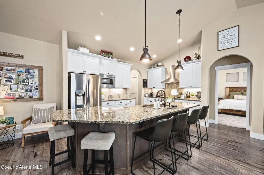 11418 N Emerald Drive Hayden ID 83835