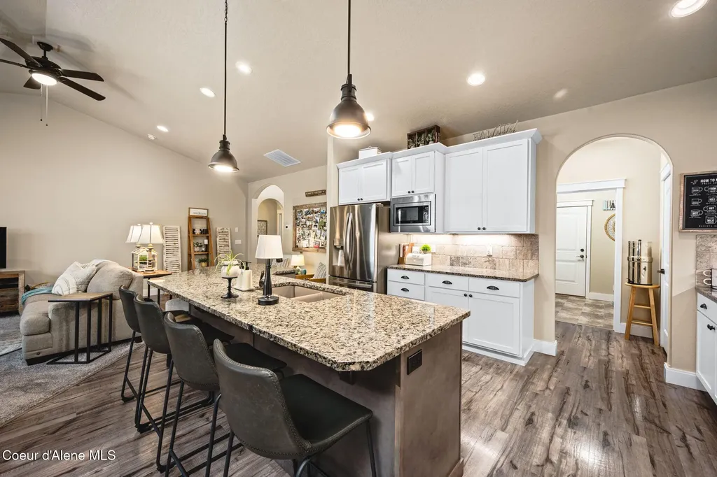 11418 N Emerald Drive Hayden ID 83835