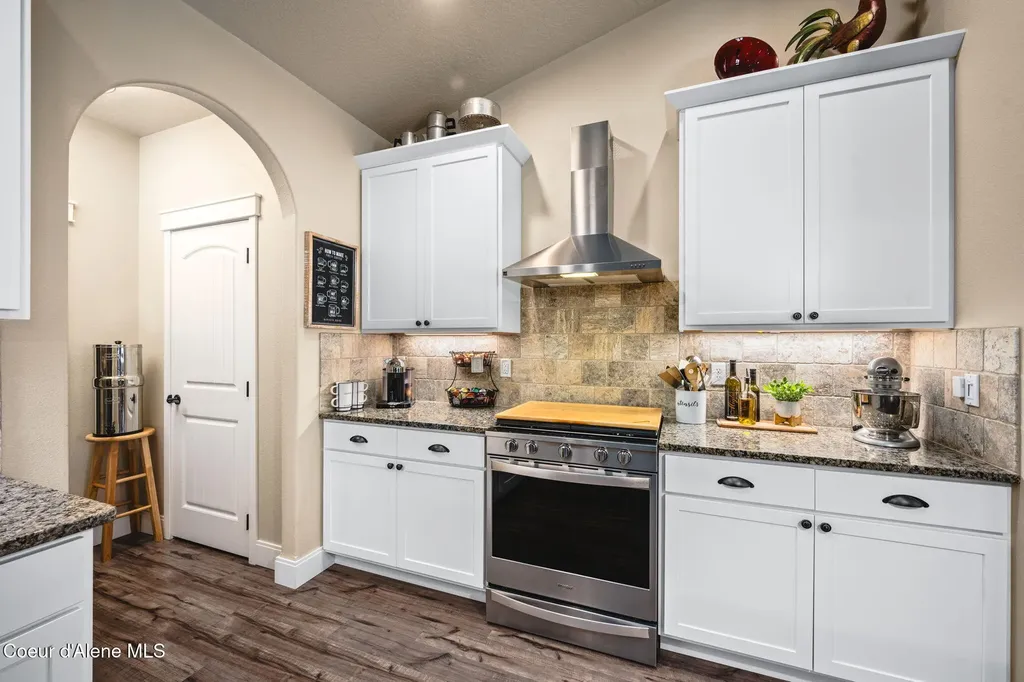 11418 N Emerald Drive Hayden ID 83835